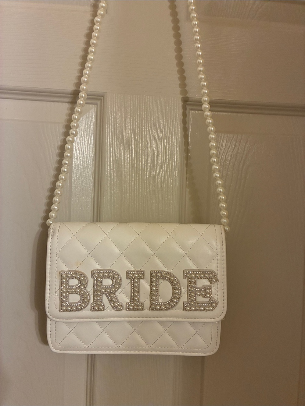White 'BRIDE' Quilted Pearl-Handle Crossbody Bag‎